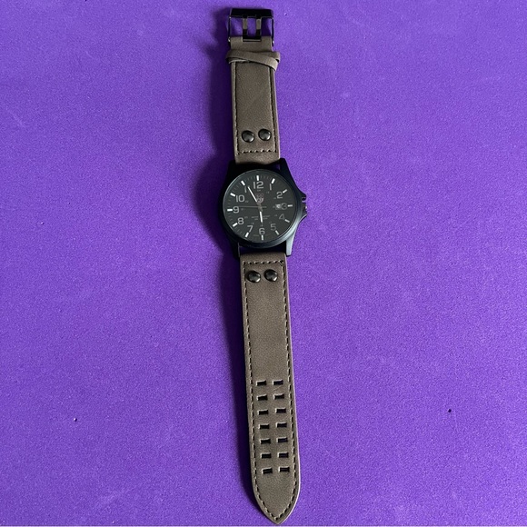 SOKI Men's Analog Quartz Date Display Military Watch - Picture 8 of 16